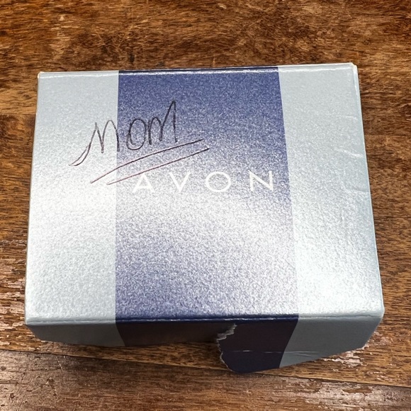 Avon 2001 : white iridescent Angel earrings - Picture 8 of 15